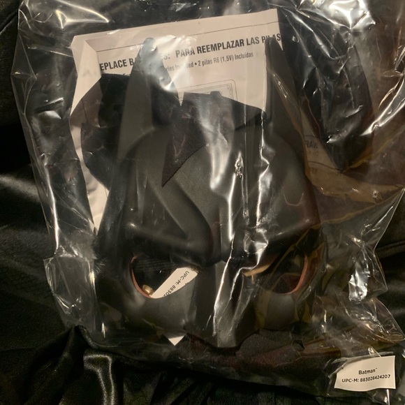 Batman Boys Light Up Halloween Costume Medium 8-10 - Picture 2 of 6